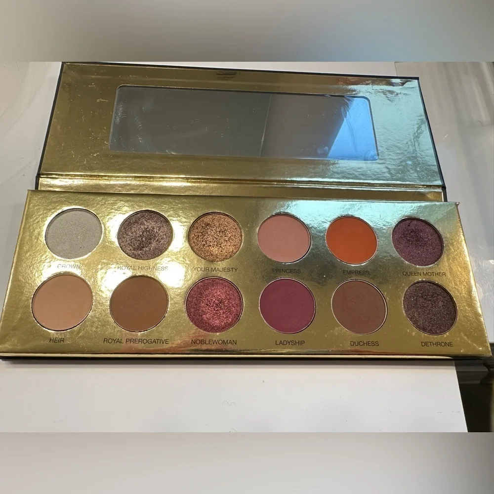 Colored Raine Queen of Hearts Eyeshadow Palette​